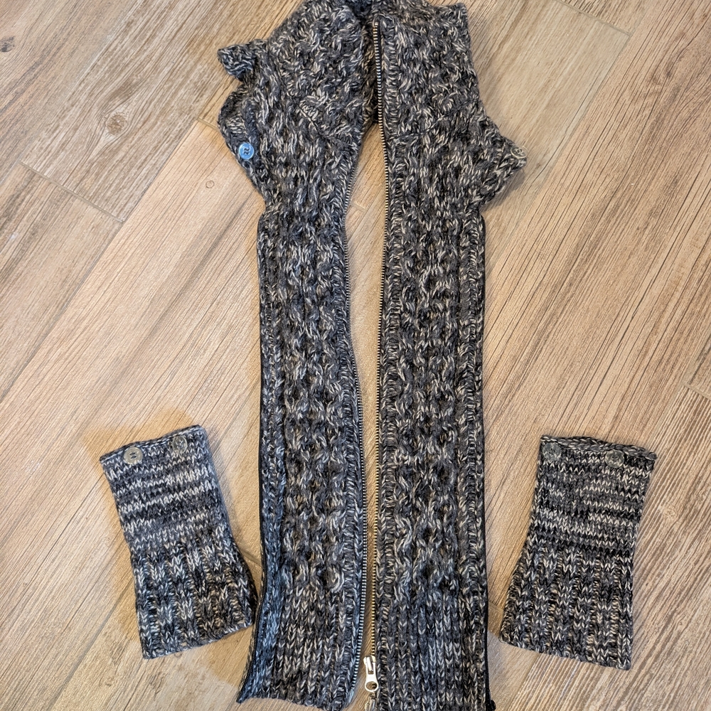 Veronica Beard Charcoal Knit Accessory Set